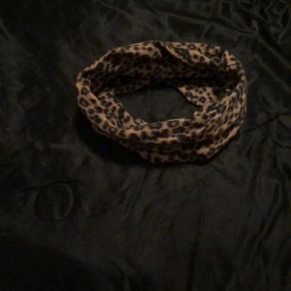 Women’s scarf